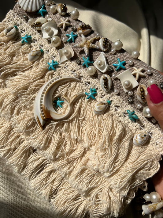 A Summer Bag With Shels